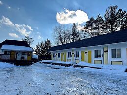 Skyland Motel Inn & Suites