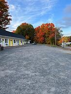 Skyland Motel Inn & Suites