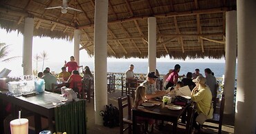 Traditional Sierra Leon Oceanfront Rooms