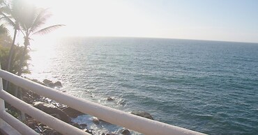 Traditional Sierra Leon Oceanfront Rooms