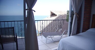 Traditional Sierra Leon Oceanfront Rooms