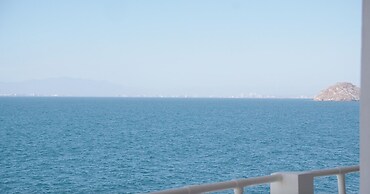 Traditional Sierra Leon Oceanfront Rooms