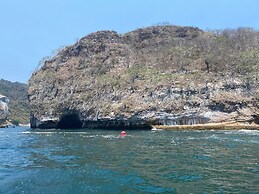 Traditional Sierra Leon Oceanfront Rooms