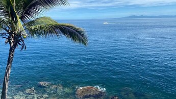 Traditional Sierra Leon Oceanfront Rooms