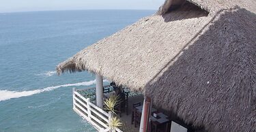 Traditional Sierra Leon Oceanfront Rooms