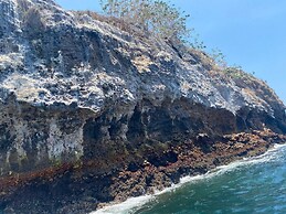 Traditional Sierra Leon Oceanfront Rooms