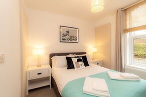 Crescent House Apartments