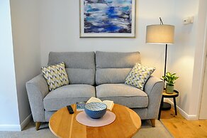 Crescent House Apartments