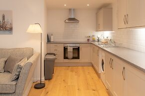 Crescent House Apartments