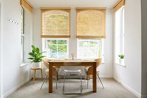 Crescent House Apartments