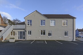 Crescent House Apartments