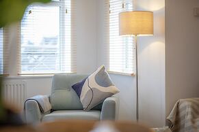 Crescent House Apartments