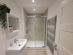 Crescent House Apartments