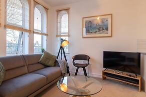 Crescent House Apartments