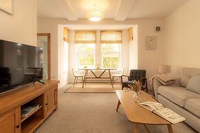 Crescent House Apartments