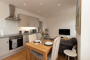 Crescent House Apartments