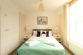 Crescent House Apartments