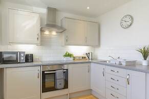 Crescent House Apartments