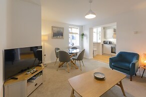 Crescent House Apartments