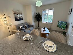 Crescent House Apartments