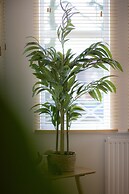 Crescent House Apartments