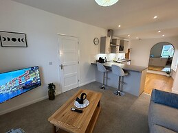 Crescent House Apartments