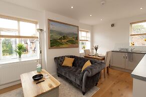 Crescent House Apartments