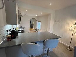 Crescent House Apartments