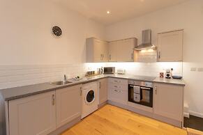 Crescent House Apartments