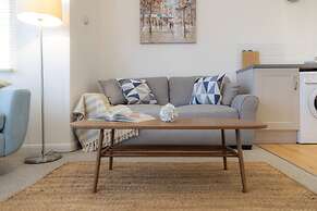 Crescent House Apartments