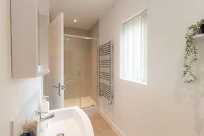 Crescent House Apartments