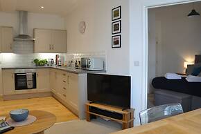 Crescent House Apartments