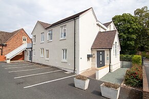 Crescent House Apartments