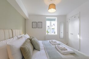 Crescent House Apartments