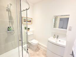 Crescent House Apartments