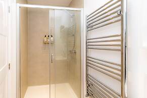 Crescent House Apartments