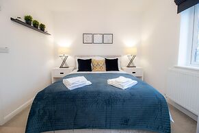 Crescent House Apartments