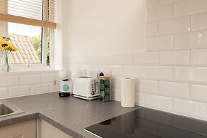 Crescent House Apartments