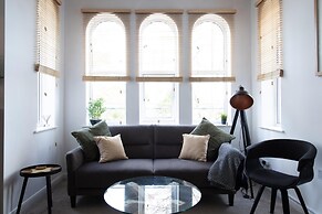 Crescent House Apartments