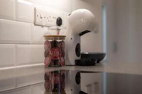 Crescent House Apartments