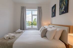 Crescent House Apartments