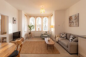 Crescent House Apartments