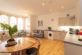 Crescent House Apartments