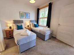 Crescent House Apartments