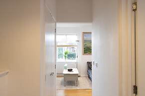 Crescent House Apartments