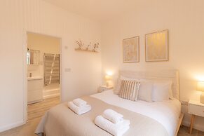 Crescent House Apartments