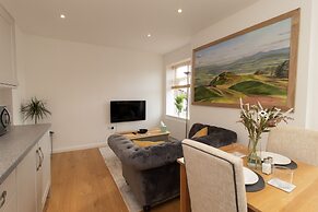 Crescent House Apartments