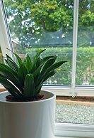 Crescent House Apartments