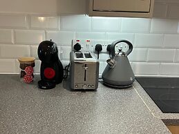 Crescent House Apartments