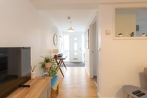 Crescent House Apartments